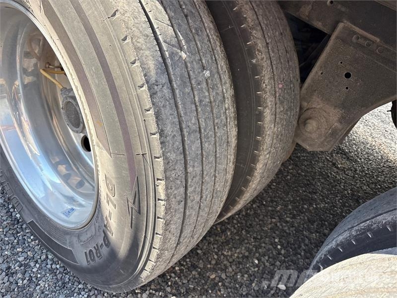 Utility VS2RA 53 ft x 102 in T/A Refrigerated Trailer 保温半挂车