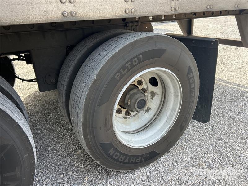 Utility VS2RA 53 ft x 102 in T/A Refrigerated Trailer Temperature controlled semi-trailers