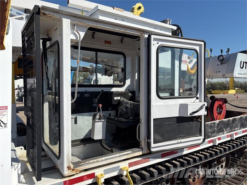  UTV Achiever Crawler Carrier Digger Derrick 건설 장비 - 기타