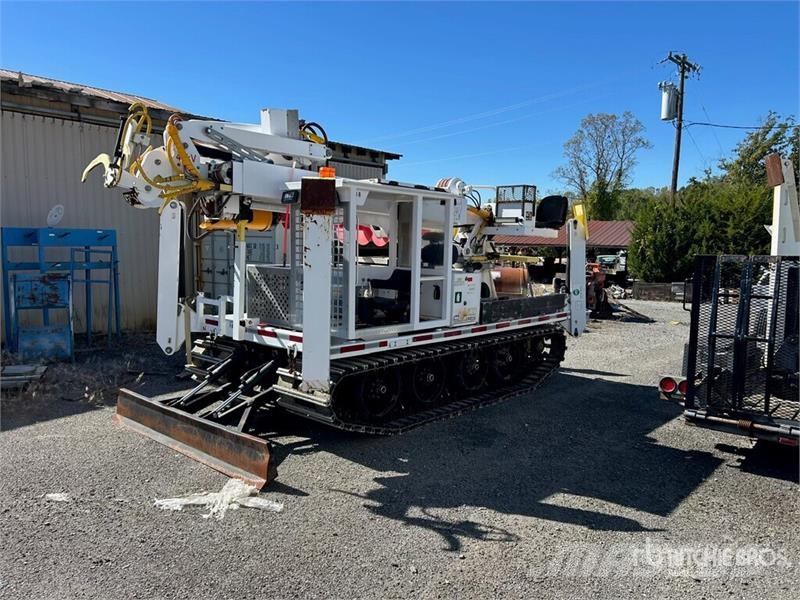 UTV International Achiever Tracked Digger Derrick Camiones de perforación móvil