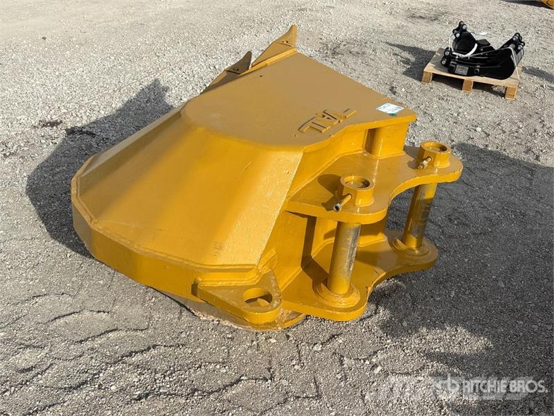 Vail 30 in V-Ditching Excavator Bucket Baldes
