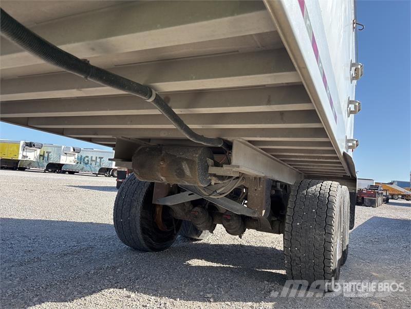Vantage 39 ft T/A Aluminum Quarter Frame End Dump Trailer Bañera