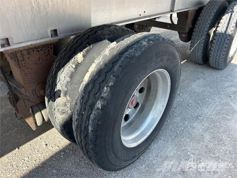 Vantage S-90 28 ft T/A Aluminum End Dump Trailer Bañera