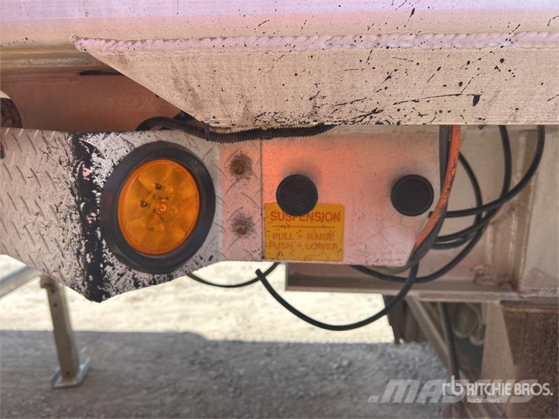 Vantage S-90 28 ft T/A Aluminum End Dump Trailer Kipper