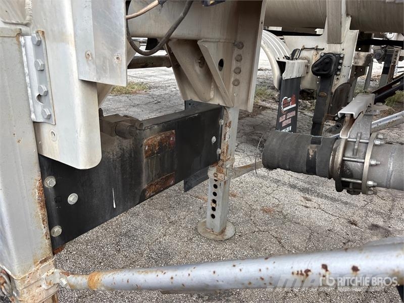 Vantage VC-8400 8400 gal T/A Tanker Trailer Cisterna