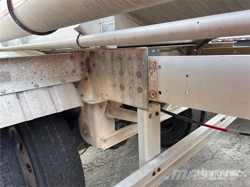 Vantage VC-8400 8400 gal T/A Tanker Trailer Cisterna