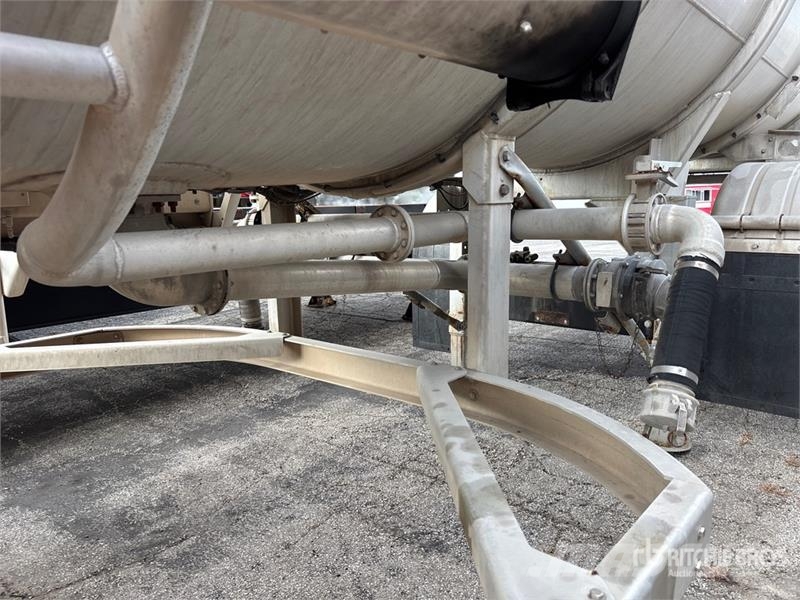 Vantage VC-8400 8400 gal T/A Tanker Trailer Cisterna