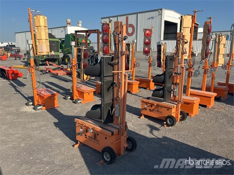 Ver-Mac Traffic Light Light towers
