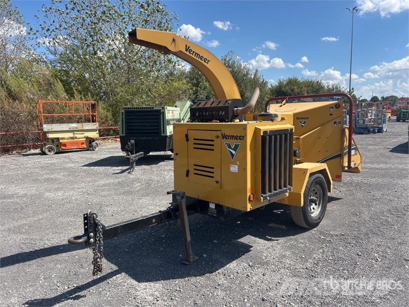 Vermeer 1000 Tow-Behind Wood Chipper Koksnes šķeldotāji