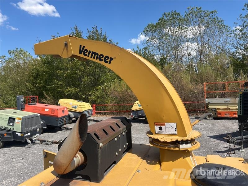 Vermeer 1000 Tow-Behind Wood Chipper Koksnes šķeldotāji