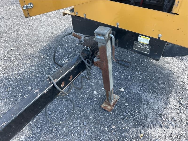 Vermeer 1000 Tow-Behind Wood Chipper Koksnes šķeldotāji