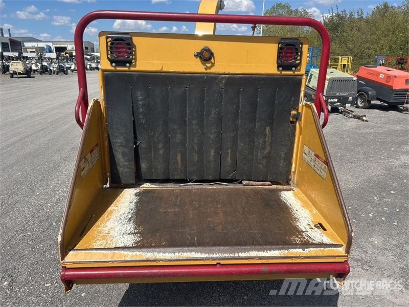 Vermeer 1000 Tow-Behind Wood Chipper Koksnes šķeldotāji