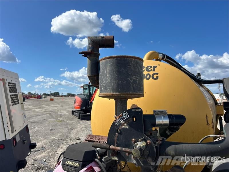 Vermeer 1200 gal T/A Vacuum Excavation Unit Accesorios y repuestos para equipo de perforación