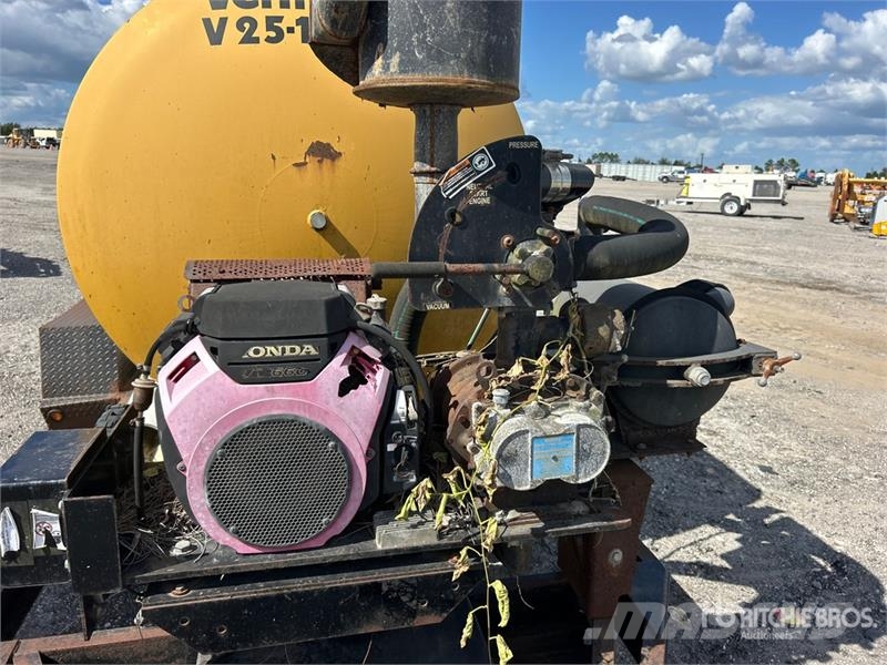 Vermeer 1200 gal T/A Vacuum Excavation Unit Accesorios y repuestos para equipo de perforación