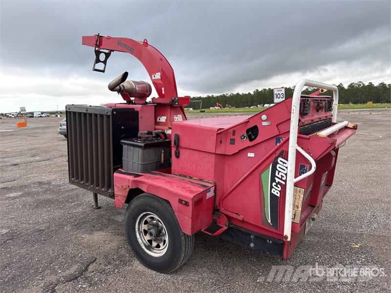 Vermeer 1500 Tow-Behind Wood Chipper Дробилки древесины