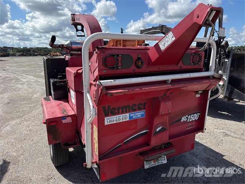 Vermeer 1500 Tow Behind Wood Chipper Broyeur de végétaux