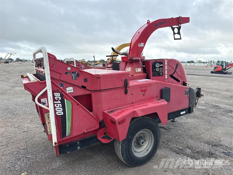 Vermeer 1500 Tow-Behind Wood Chipper Дробилки древесины
