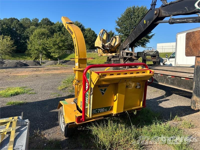 Vermeer BC700XL Tow-Behind Wood Chipper 톱밥제조기