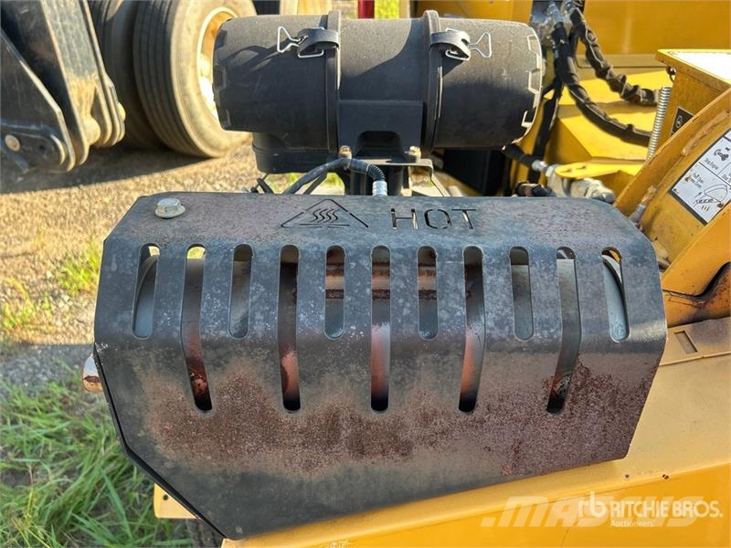 Vermeer BC700XL Tow-Behind Wood Chipper 톱밥제조기