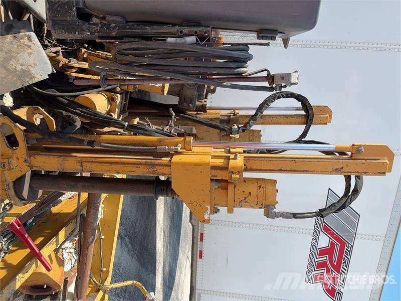 Vermeer DX20x22II Directional Drill w/ Belshe Industries B Horizontal drilling rigs