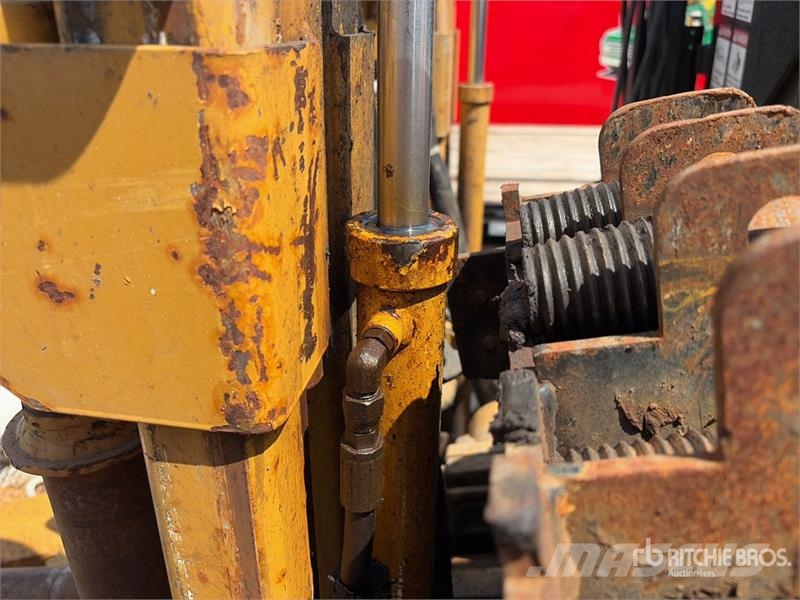 Vermeer DX20x22II Directional Drill w/ Belshe Industries B Horizontal drilling rigs