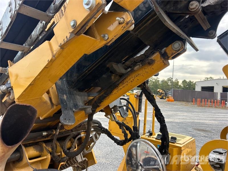 Vermeer PD10R Crawler Mounted Post Driver معدات البناء - غير ذلك