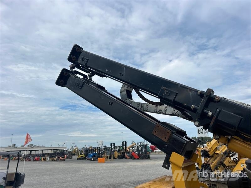 Vermeer PD10R Crawler Mounted Post Driver معدات البناء - غير ذلك