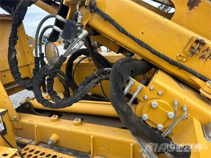 Vermeer PD10R Crawler Mounted Post Driver معدات البناء - غير ذلك