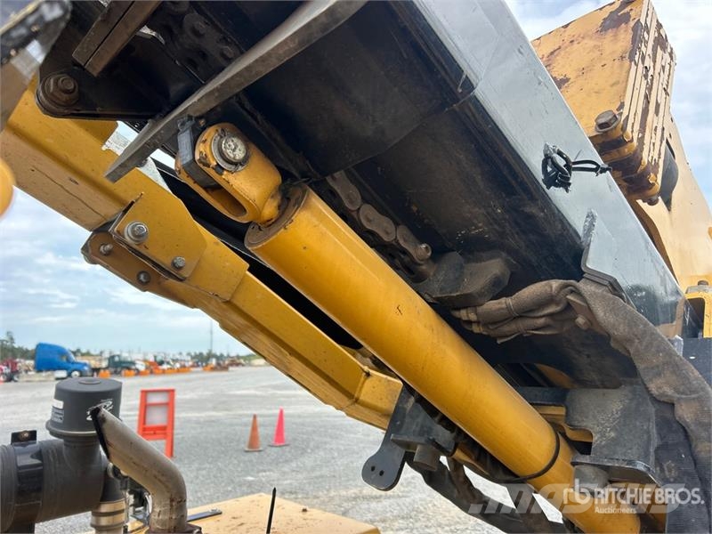 Vermeer PD10R Crawler Mounted Post Driver معدات البناء - غير ذلك