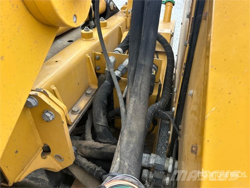 Vermeer PD10R Crawler Mounted Post Driver معدات البناء - غير ذلك