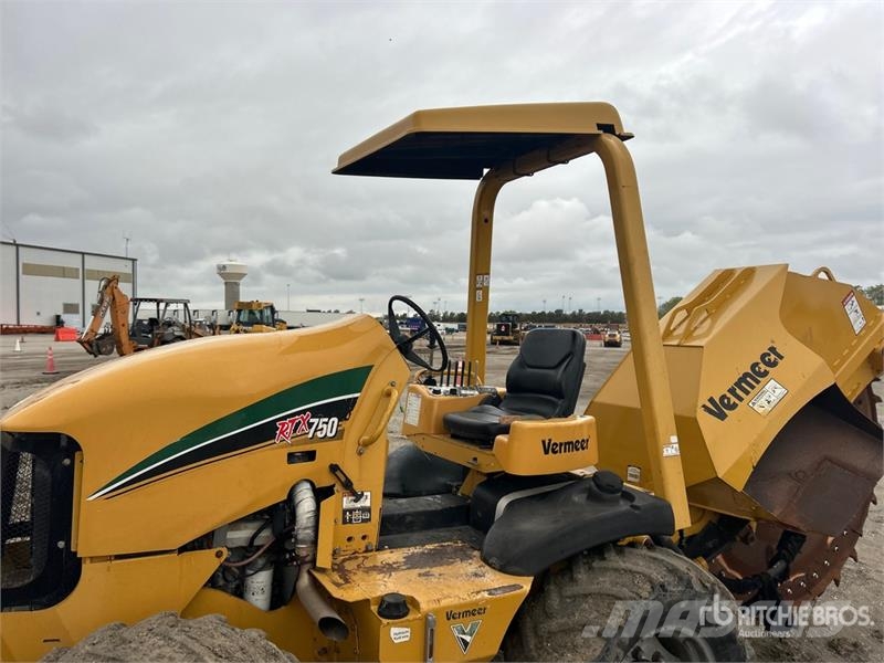 Vermeer RTX750 4x4 Trencher Trenchers