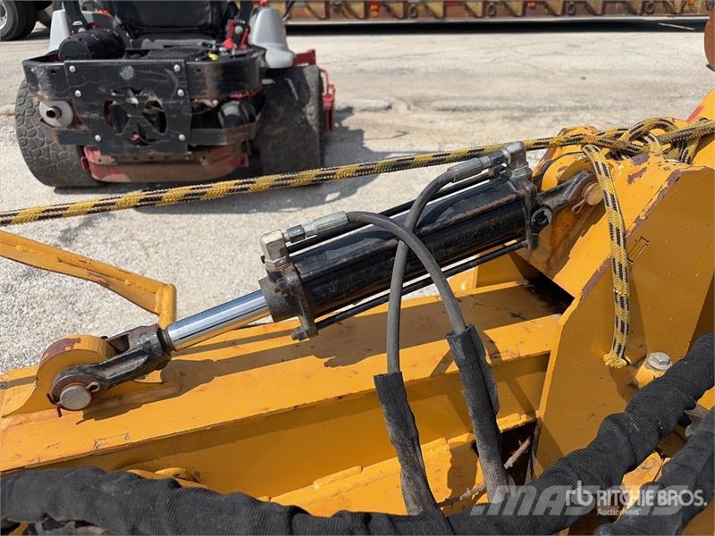 Vermeer SC30TX Tracked Stump Grinder Power harrows and rototillers