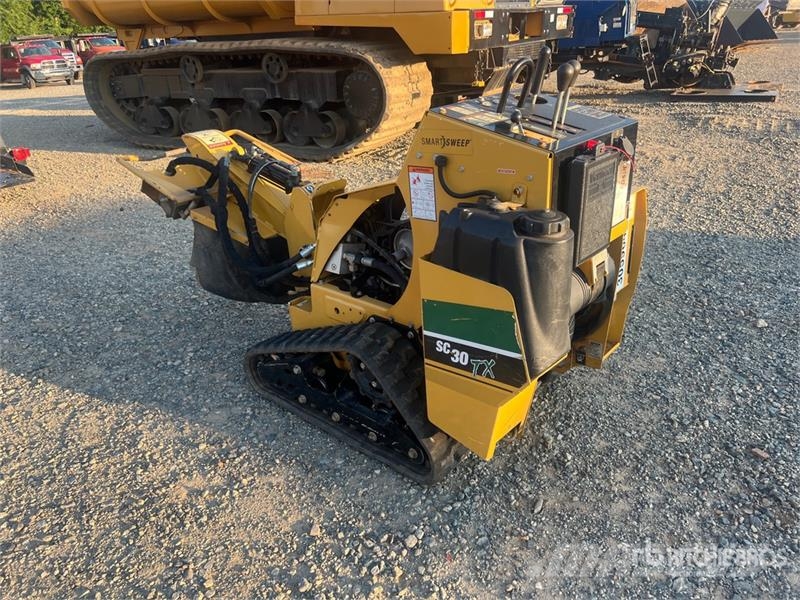 Vermeer SC30TX Tracked Stump Grinder Поглинальні борони / грунтові фрези