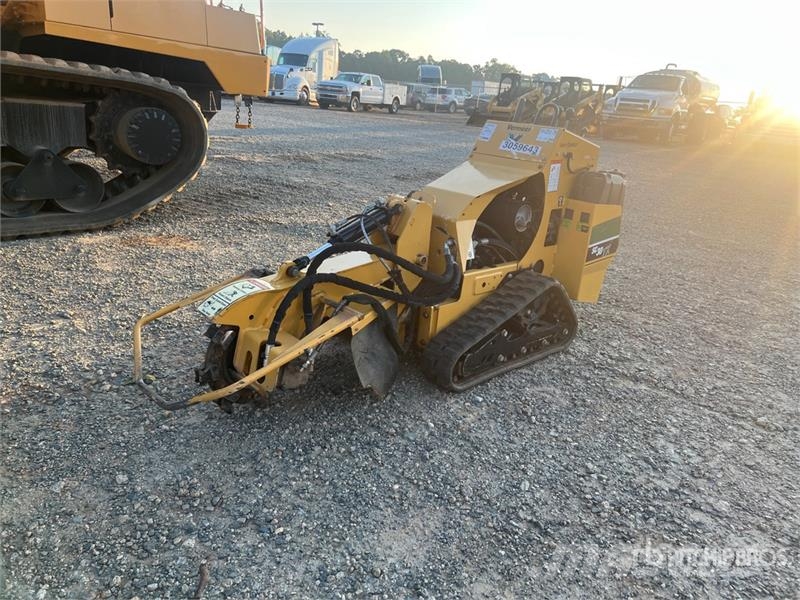 Vermeer SC30TX Tracked Stump Grinder Поглинальні борони / грунтові фрези