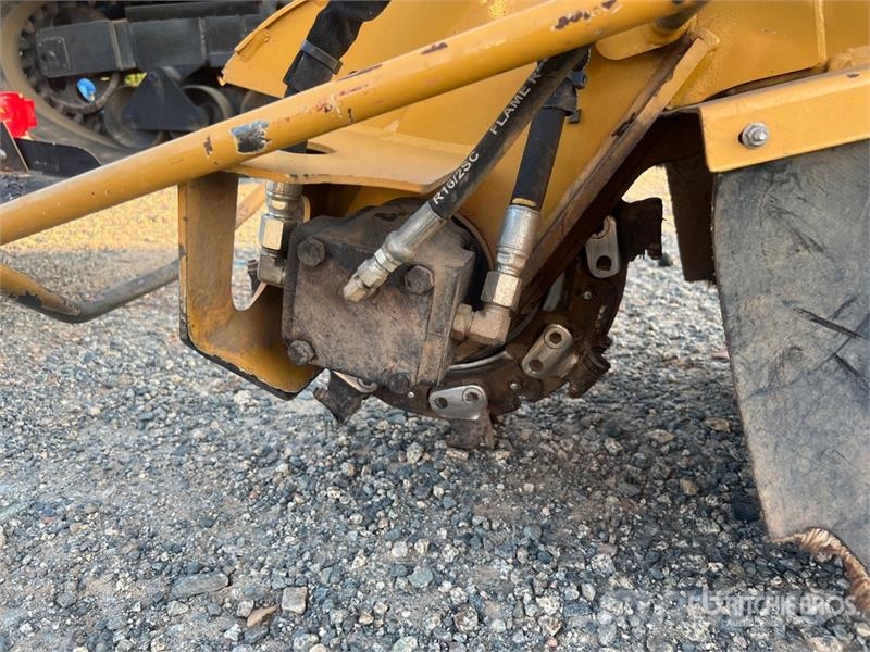 Vermeer SC30TX Tracked Stump Grinder Поглинальні борони / грунтові фрези