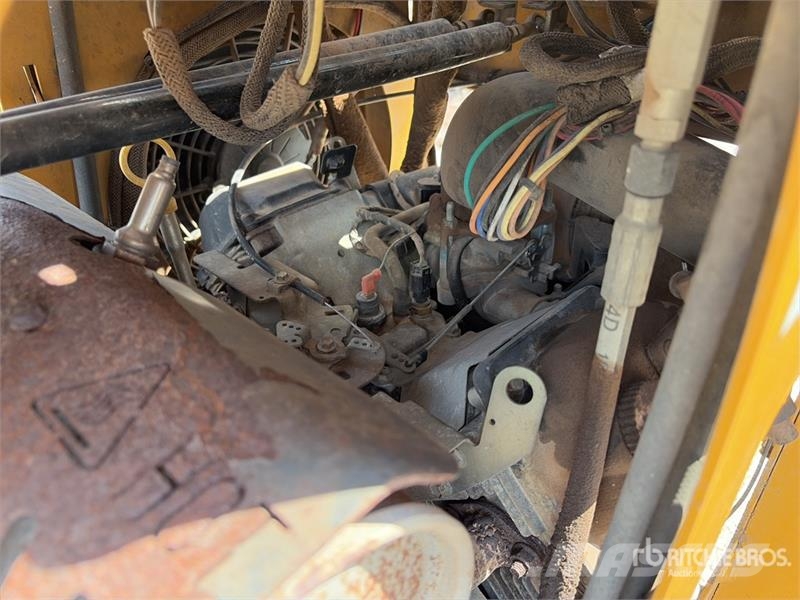 Vermeer SC30TX Tracked Stump Grinder Power harrows and rototillers