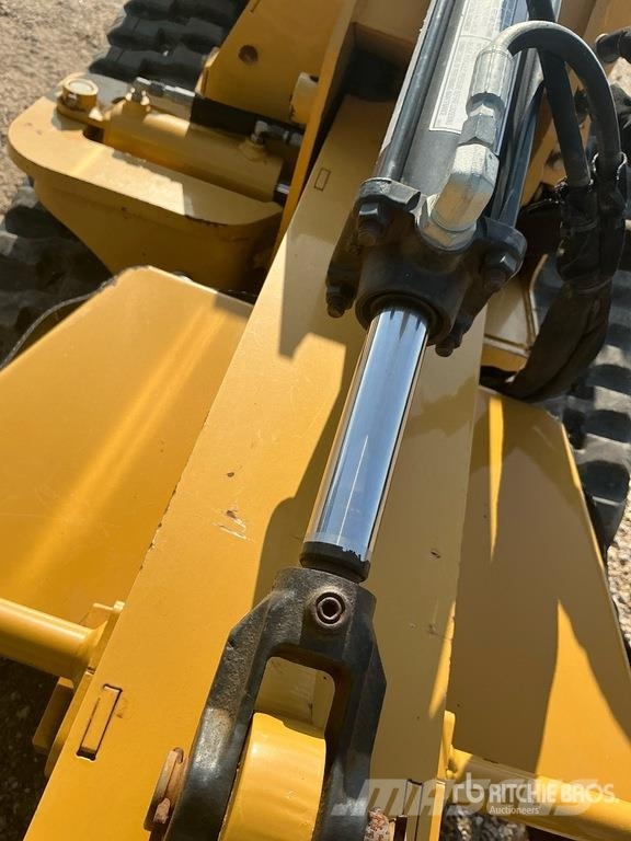 Vermeer SC30TX Walk Behind Stump Grinder w/ Vermeer TLR33 動力耙和旋轉式耕耘機