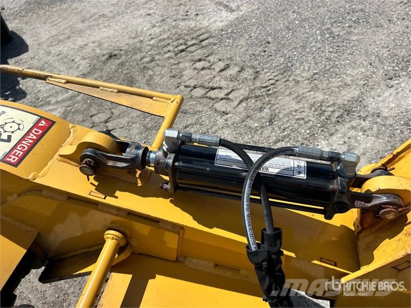 Vermeer SC30TX Walk Behind Stump Grinder 动力旋转耙