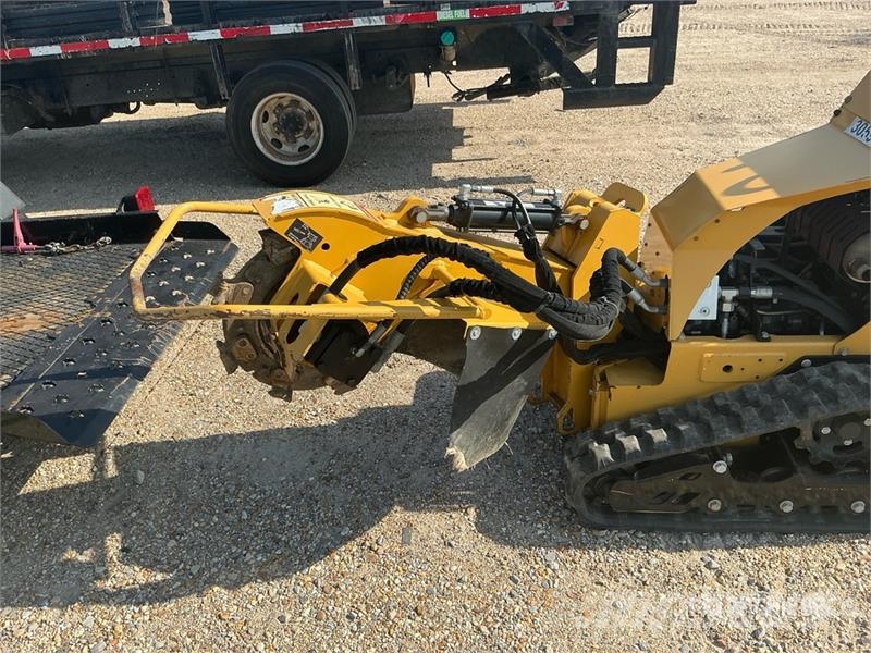 Vermeer SC30TX Walk Behind Stump Grinder w/ Vermeer TLR33 動力耙和旋轉式耕耘機