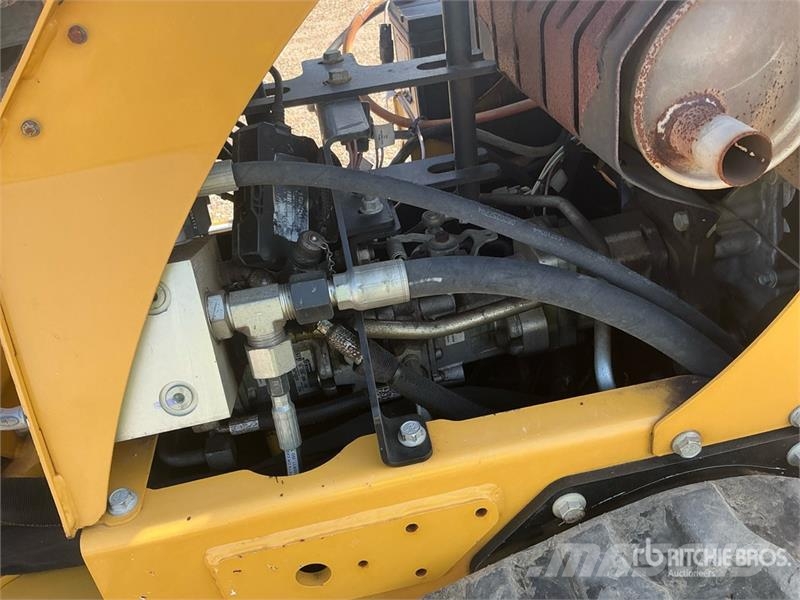 Vermeer SC30TX Walk Behind Stump Grinder w/ Vermeer TLR33 動力耙和旋轉式耕耘機