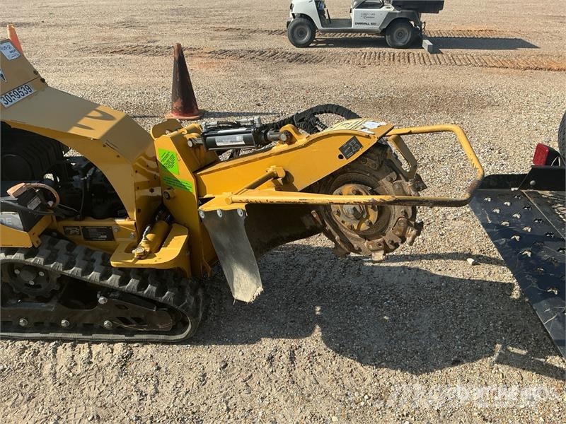 Vermeer SC30TX Walk Behind Stump Grinder w/ Vermeer TLR33 動力耙和旋轉式耕耘機