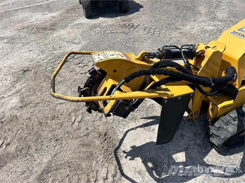 Vermeer SC30TX Walk Behind Stump Grinder 动力旋转耙