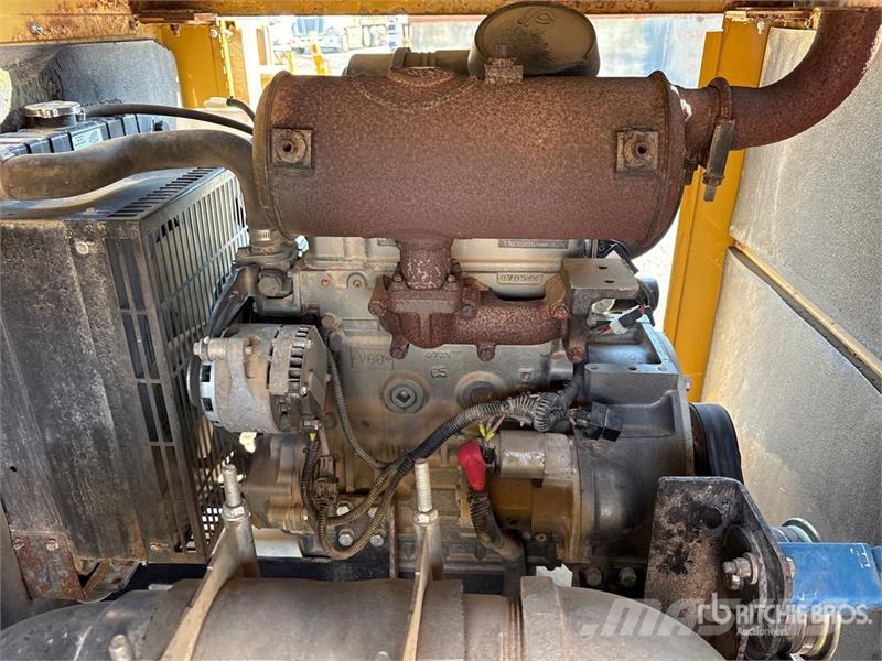 Vermeer Vactron 300 gal T/A Vacuum Excavation Unit Accessoires et pièces pour foreuse