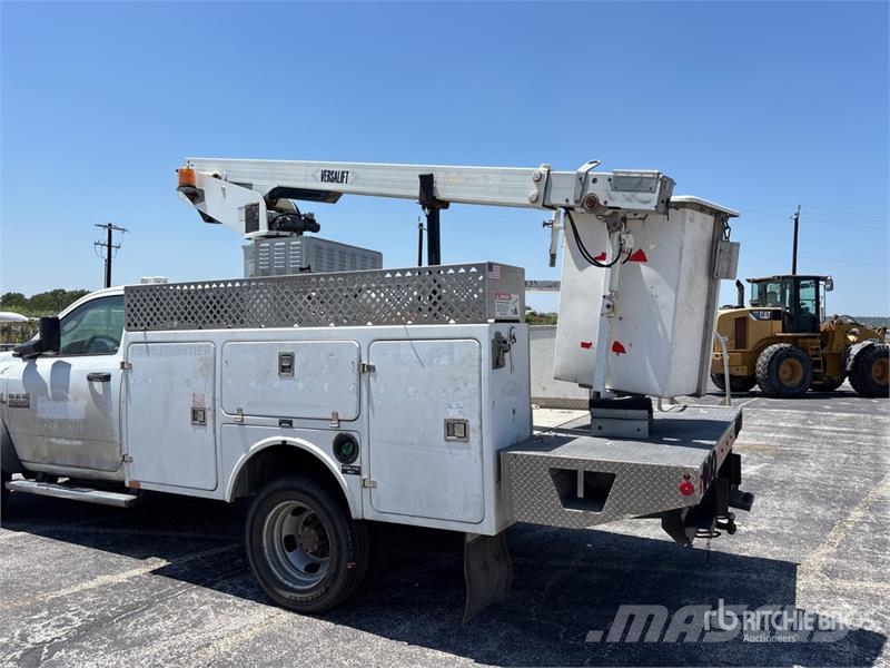 VERSALIFT 4500 المنصات الهوائية المثبتة على شاحنة