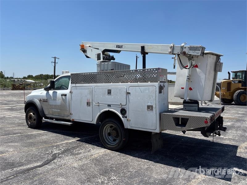 VERSALIFT 4500 المنصات الهوائية المثبتة على شاحنة