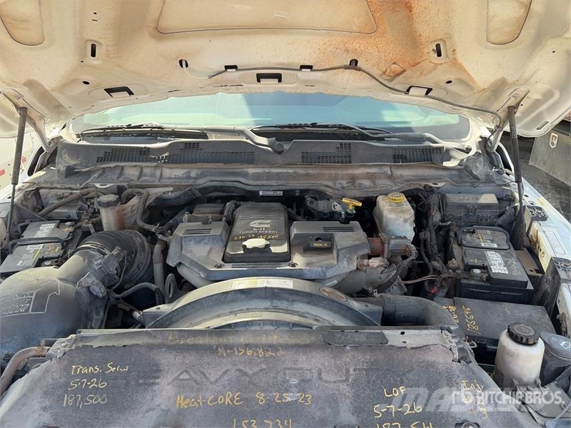 VERSALIFT 4500 المنصات الهوائية المثبتة على شاحنة