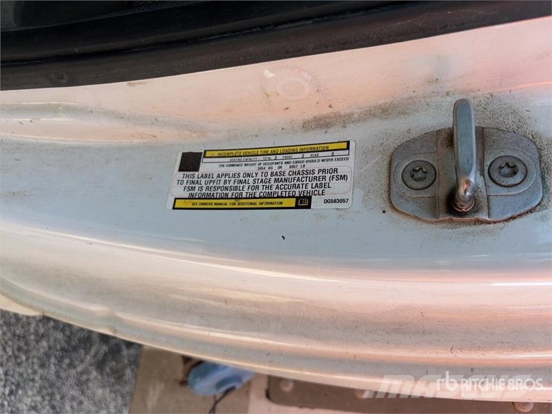 VERSALIFT 4500 المنصات الهوائية المثبتة على شاحنة