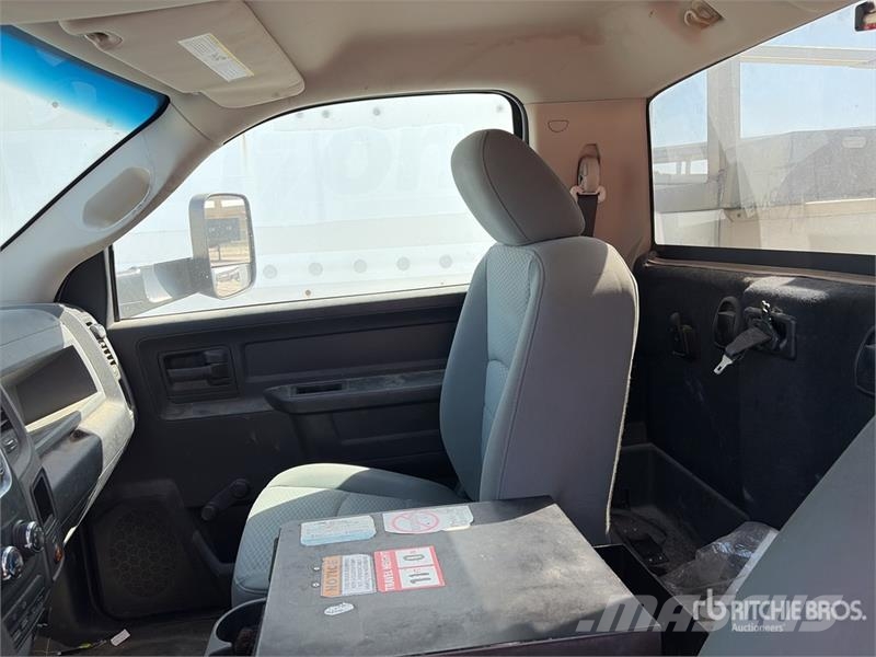 VERSALIFT 4500 المنصات الهوائية المثبتة على شاحنة