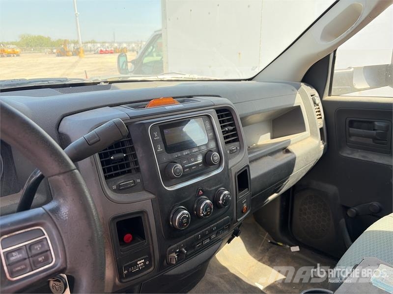 VERSALIFT 4500 المنصات الهوائية المثبتة على شاحنة