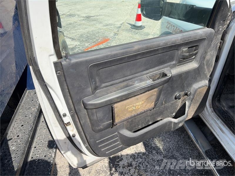 VERSALIFT 4500 المنصات الهوائية المثبتة على شاحنة